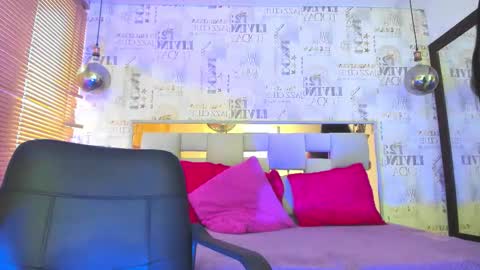 SIlvana  online show from February 13, 9:33 pm