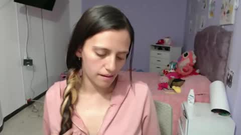 Snapshot of silvanaroberts_ chatting on December 20, 12:30 am Rouse online show from December 20, 12:30 am