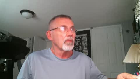 Snapshot of silver4raider chatting on October 6, 9:34 pm Raider online show from October 6, 9:34 pm