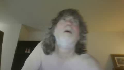 Snapshot of silverfunfox chatting on April 23, 8:00 pm silverfunfox online show from April 23, 8:00 pm