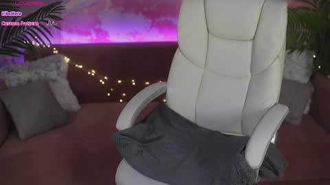  Kristina Kris  online show from April 5, 1:19 pm