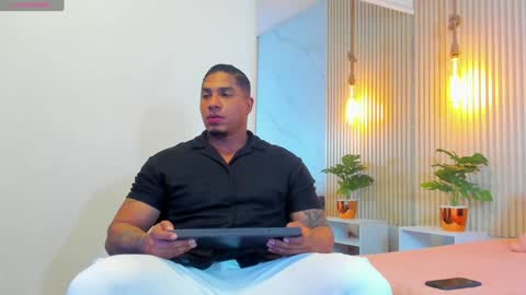 Snapshot of simeone_panda chatting on January 10, 12:04 pm simeone_panda online show from January 10, 12:04 pm