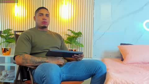Snapshot of simeone_panda chatting on January 23, 11:48 am simeone_panda online show from January 23, 11:48 am