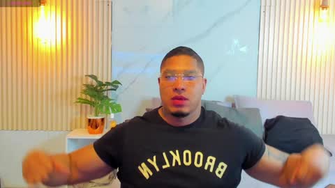 Snapshot of simeone_panda chatting on February 8, 12:28 pm simeone_panda online show from February 8, 12:28 pm