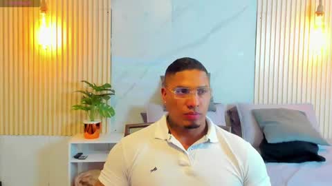 Snapshot of simeone_panda chatting on February 10, 3:21 pm simeone_panda online show from February 10, 3:21 pm
