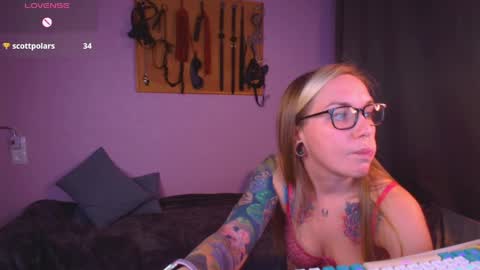 simona_moonshine online show from April 6, 8:10 pm