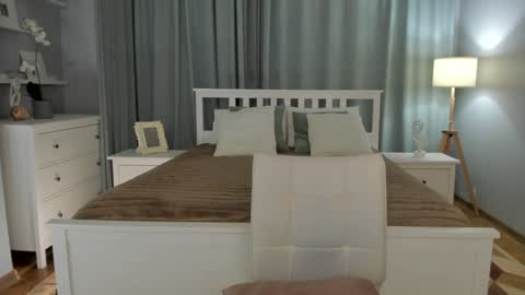 Simona  online show from December 18, 6:03 pm