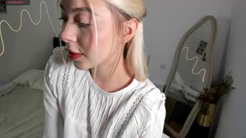 SimonaGerry online show from October 22, 4:35 am