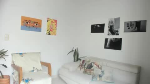 Snapshot of simone_4201 chatting on December 24, 3:47 pm Sim. online show from December 24, 3:47 pm