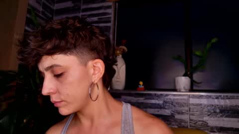 Snapshot of simone_4201 chatting on March 3, 11:24 pm Sim. online show from March 3, 11:24 pm