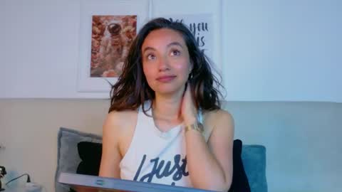 simone_feral online show from June 16, 11:46 am