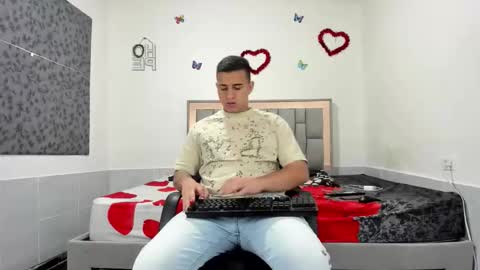 SIMON KELER online show from September 27, 12:15 am