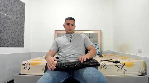 SIMON KELER online show from February 3, 1:26 am