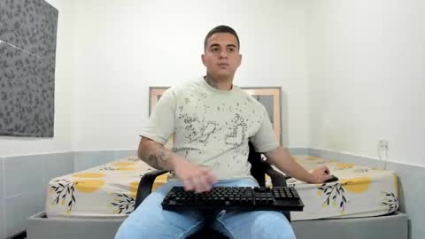 SIMON KELER online show from May 16, 12:51 am