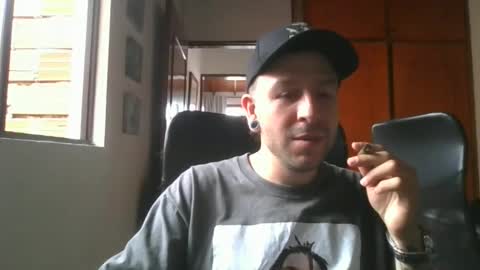 Snapshot of simonm777 chatting on October 15, 9:04 pm simonm777 online show from October 15, 9:04 pm