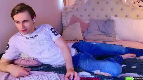 Snapshot of simonwarner chatting on July 6, 3:14 am Simon online show from July 6, 3:14 am