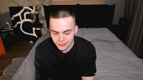 Simon online show from February 25, 6:28 pm