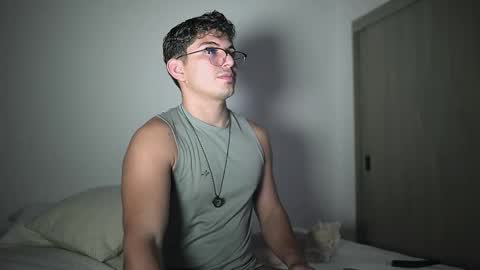 Snapshot of simoon_01 chatting on February 10, 4:38 am SIMOON online show from February 10, 4:38 am