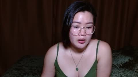 Snapshot of simply_niki chatting on May 2, 10:09 am zia online show from May 2, 10:09 am