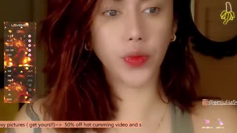 Snapshot of simplyjullia chatting on January 27, 12:16 pm online show from January 27, 12:16 pm