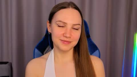 Snapshot of simplyzoe chatting on February 28, 3:29 am Zoe online show from February 28, 3:29 am