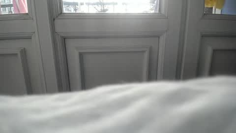 Sofi wed. - sat. 11am - 11 pm and Santi with Sofi sun.. - tue. 11 am - 5 pm  europe online show from December 11, 3:15 pm