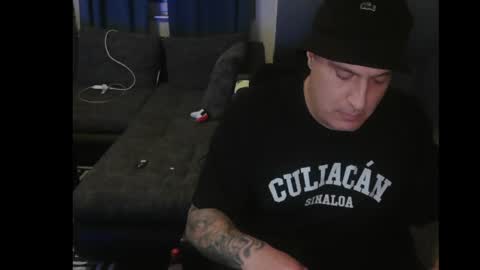 Snapshot of sinalco1975 chatting on April 12, 12:26 am sinalco1975 online show from April 12, 12:26 am