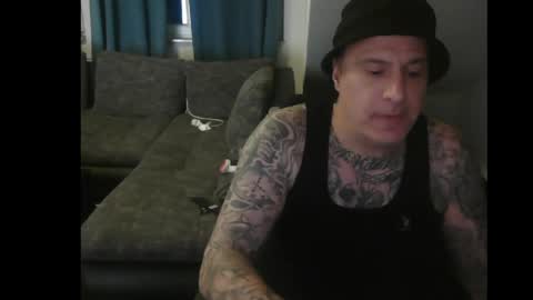 Snapshot of sinalco1975 chatting on April 14, 12:49 am sinalco1975 online show from April 14, 12:49 am