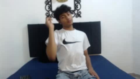Snapshot of sinboy_ chatting on April 21, 11:05 am online show from April 21, 11:05 am