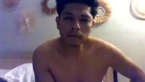 Snapshot of sincitygrease13 chatting on January 5, 12:31 am Alex online show from January 5, 12:31 am