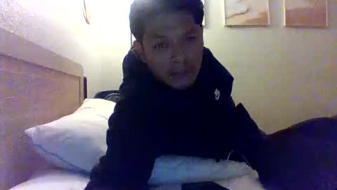 Snapshot of sincitygrease13 chatting on January 15, 2:17 am Alex online show from January 15, 2:17 am