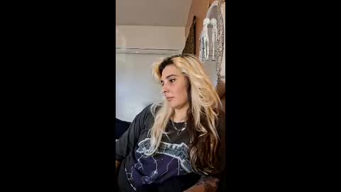 Snapshot of sindyrocker89 chatting on February 6, 8:23 pm Aussie Sindy Rocker online show from February 6, 8:23 pm