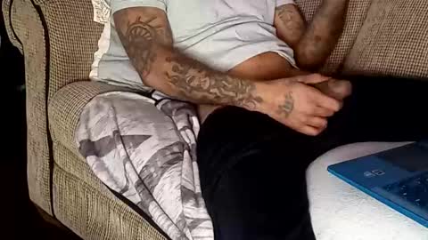 Snapshot of sinful365 chatting on February 1, 9:57 pm sinful365 online show from February 1, 9:57 pm