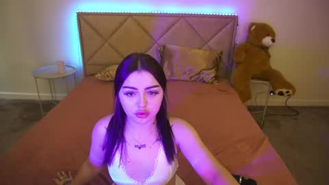 Snapshot of sinfulkittenn chatting on June 5, 1:17 pm Kira online show from June 5, 1:17 pm