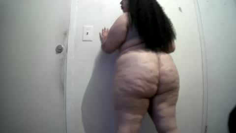 Snapshot of sinfulstarlett chatting on December 17, 10:34 am Sinful Starlett online show from December 17, 10:34 am