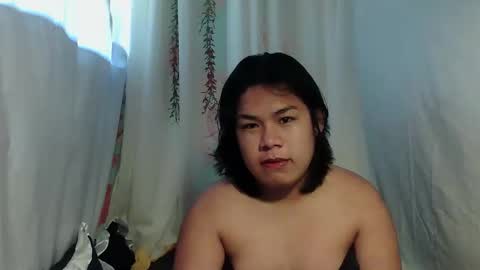 Snapshot of singleheart05 chatting on February 27, 12:21 am singleheart05 online show from February 27, 12:21 am