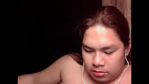 Snapshot of singleheart05 chatting on May 14, 2:24 pm singleheart05 online show from May 14, 2:24 pm
