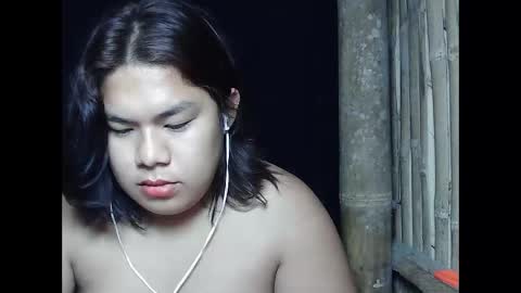 Snapshot of singleheart05 chatting on May 18, 9:31 pm singleheart05 online show from May 18, 9:31 pm