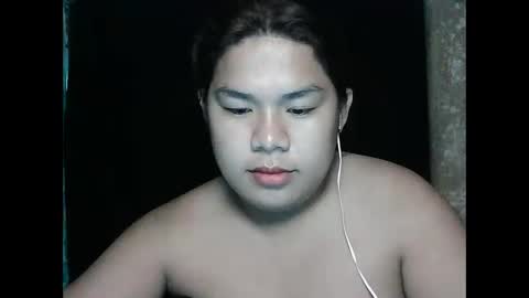 Snapshot of singleheart05 chatting on May 20, 8:37 pm singleheart05 online show from May 20, 8:37 pm