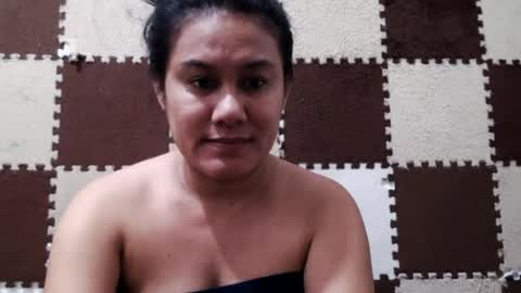 Snapshot of singlemomma31 chatting on May 16, 8:55 am stef online show from May 16, 8:55 am