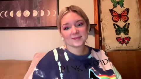 singlesexymom online show from January 1, 10:35 pm