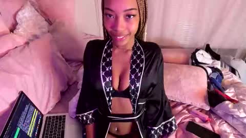 Snapshot of sinn3er chatting on January 17, 6:51 am sinn3er online show from January 17, 6:51 am