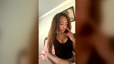 Snapshot of sinn3er chatting on June 3, 10:04 pm sinn3er online show from June 3, 10:04 pm