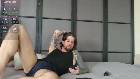 Snapshot of sinnerscorner chatting on September 19, 5:20 am Alya and Mr. Sinner online show from September 19, 5:20 am