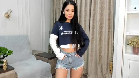 Ellie online show from December 15, 2:59 pm