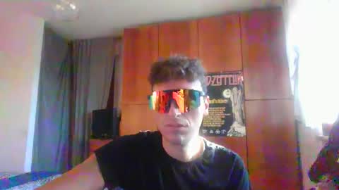 Snapshot of sinvi1915 chatting on October 13, 3:56 pm sinvi1915 online show from October 13, 3:56 pm