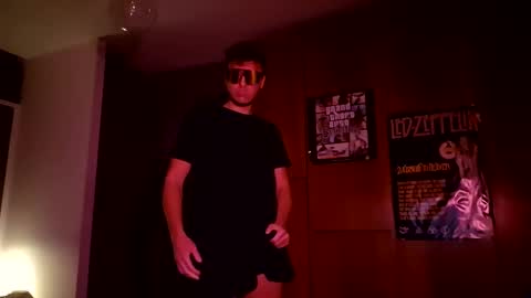 Snapshot of sinvi1915 chatting on October 19, 10:43 pm sinvi1915 online show from October 19, 10:43 pm