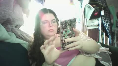 Snapshot of siofra chatting on February 14, 7:44 pm Siofra online show from February 14, 7:44 pm
