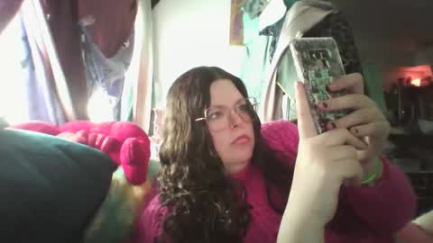 Snapshot of siofra chatting on February 18, 8:36 pm Siofra online show from February 18, 8:36 pm