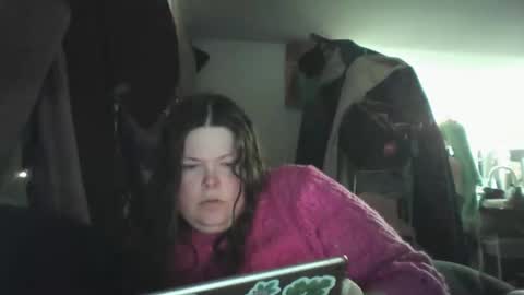 Snapshot of siofra chatting on February 18, 11:41 pm Siofra online show from February 18, 11:41 pm